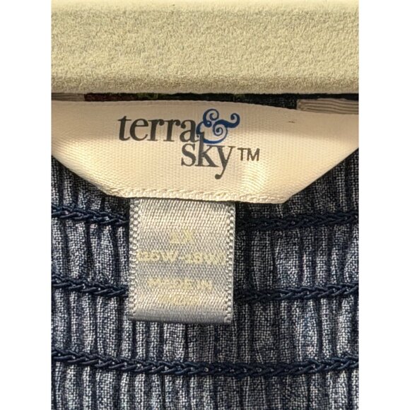 Terra & sky Floral Blue Rayon Peasant Top Smocked Bodice & Bell Sleeves Sz 1X - Picture 2 of 12